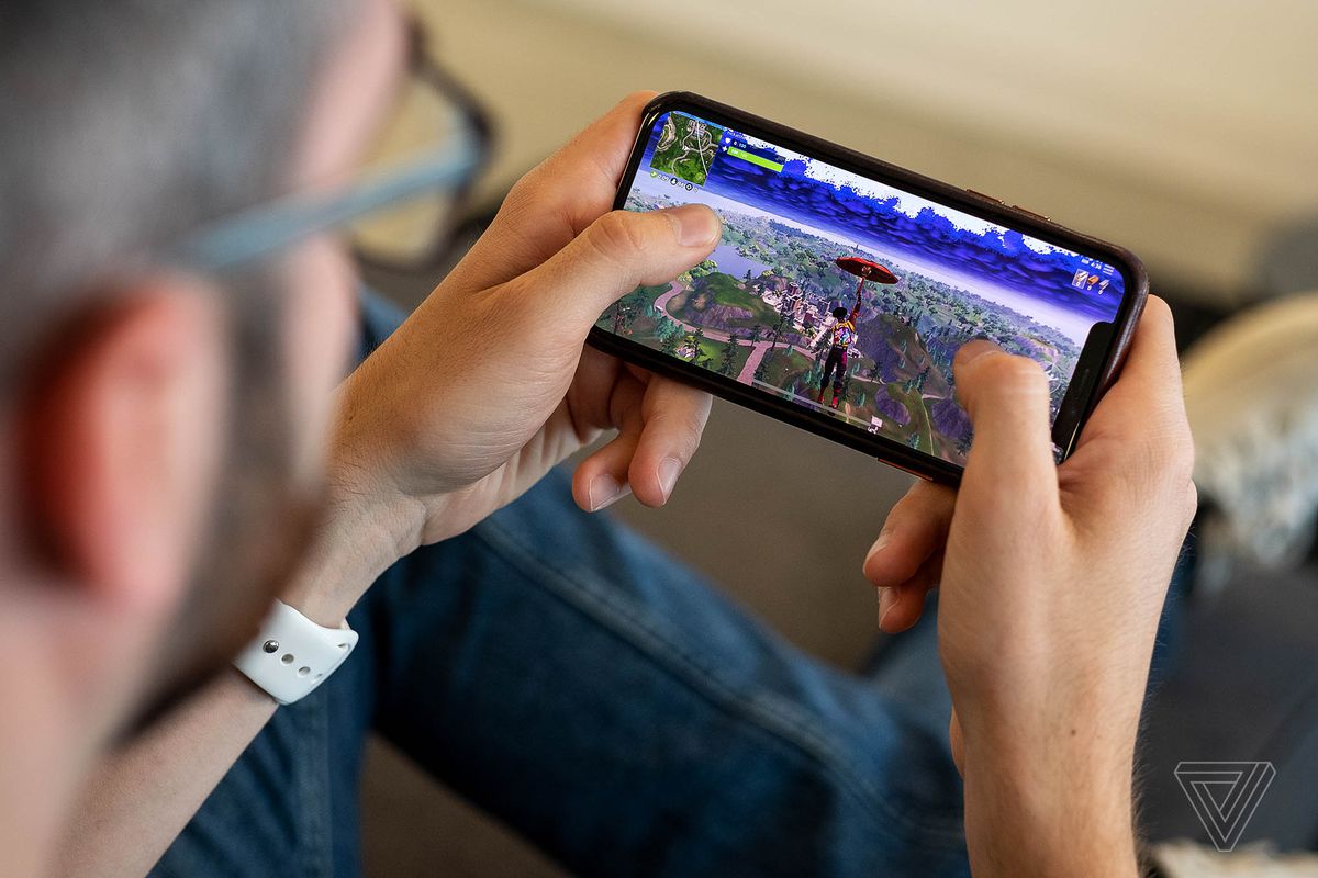 Fortnite Is Offering V Bucks To Existing Ios And Mac Users Who Are Unable To Get The Update For The Game Wikiwax